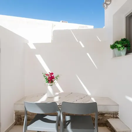 ゲストハウス Nautilus パロス島