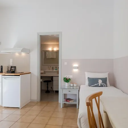 Nautilus ゲストハウス パロス島