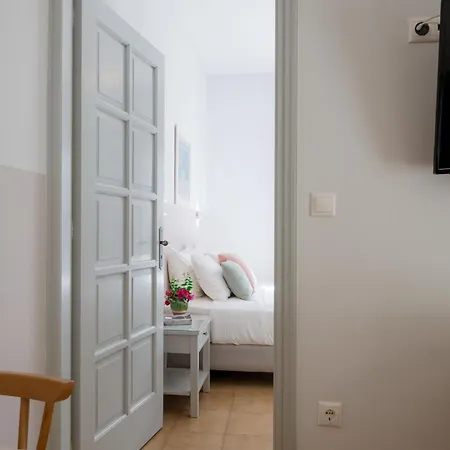 Nautilus ゲストハウス パロス島