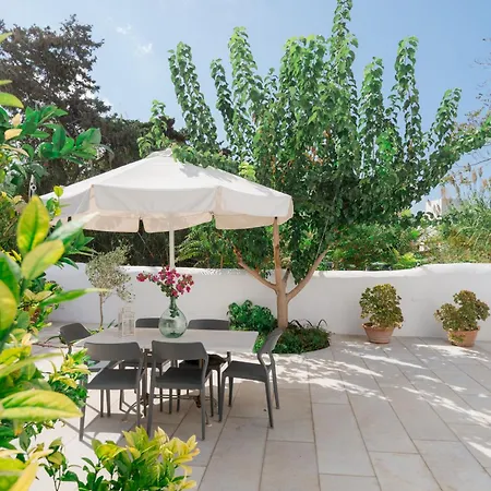 ゲストハウス Nautilus パロス島