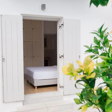 ゲストハウス Nautilus パロス島