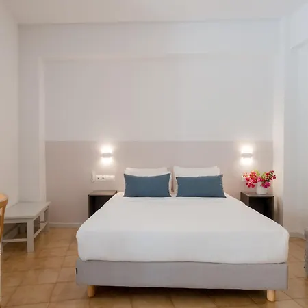 Nautilus Guest house *