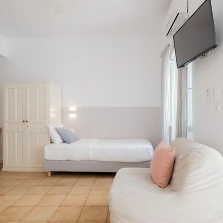 Nautilus Guest house