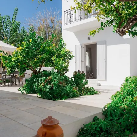 Nautilus Guest house *